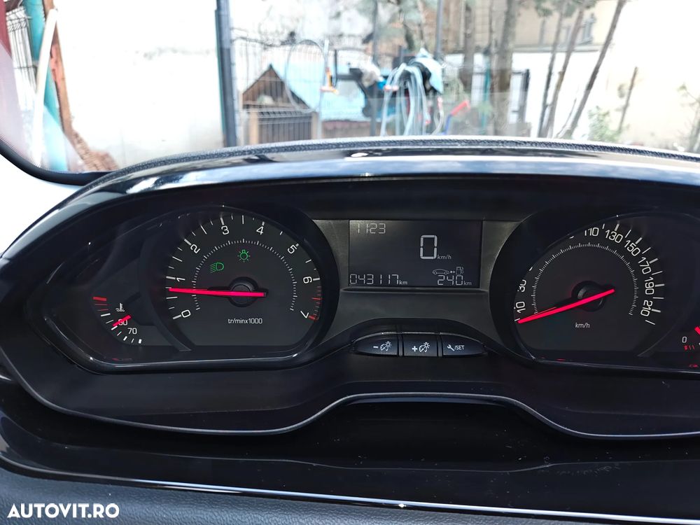 Peugeot 208 PureTech 68 Like - 12