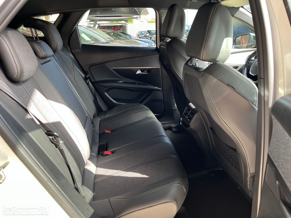 Peugeot 3008 1.5 BlueHDi GT EAT8 - 57