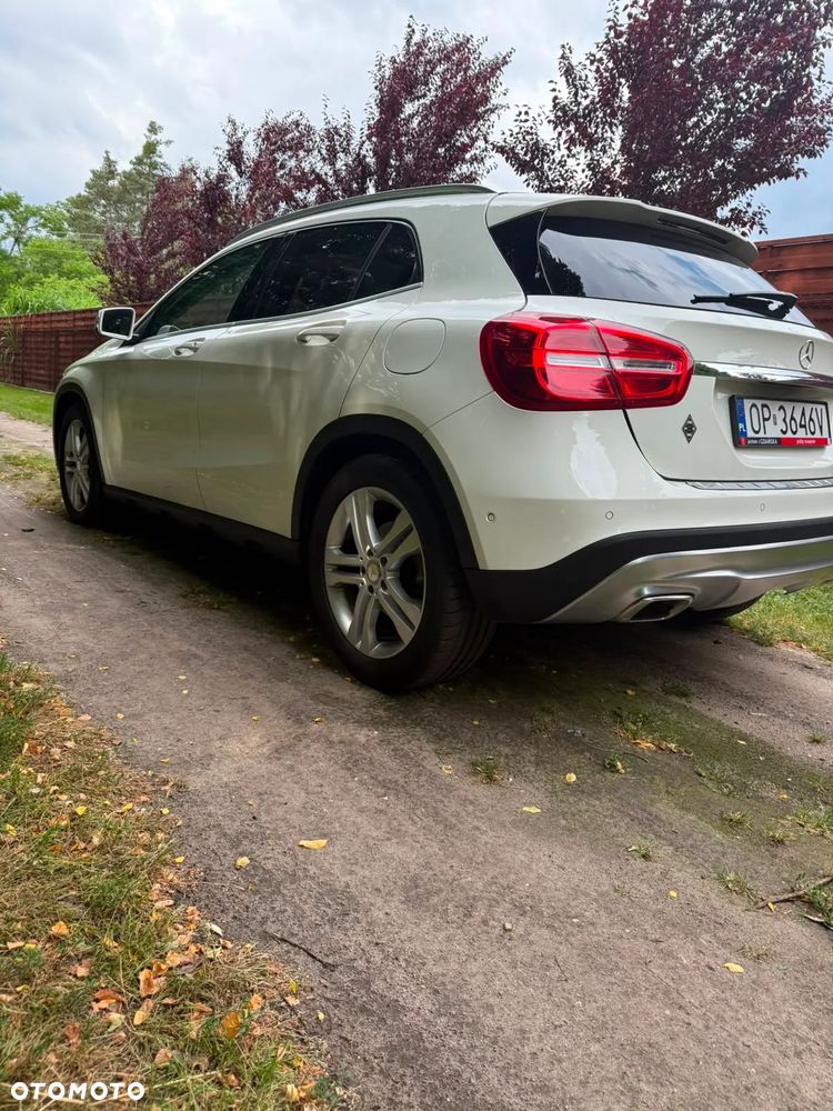 Mercedes-Benz GLA - 18