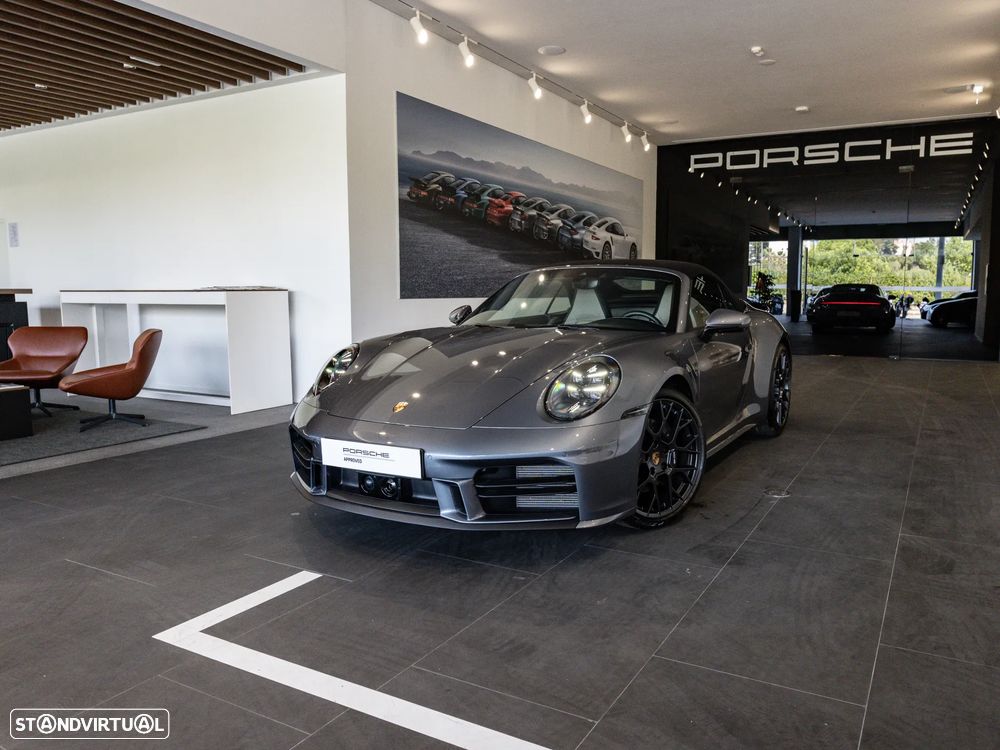 Porsche 911 (992) Carrera PDK