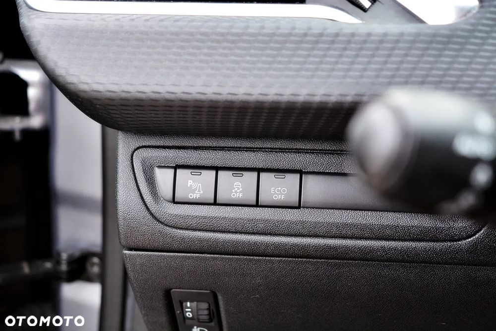 Peugeot 2008 PureTech 110 GPF Stop&Start EAT6 Allure - 19