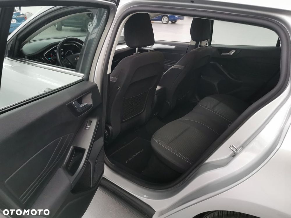 Ford Focus 1.0 EcoBoost Connected - 17