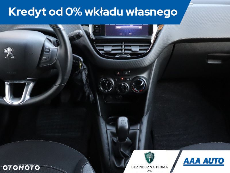 Peugeot 208 - 13