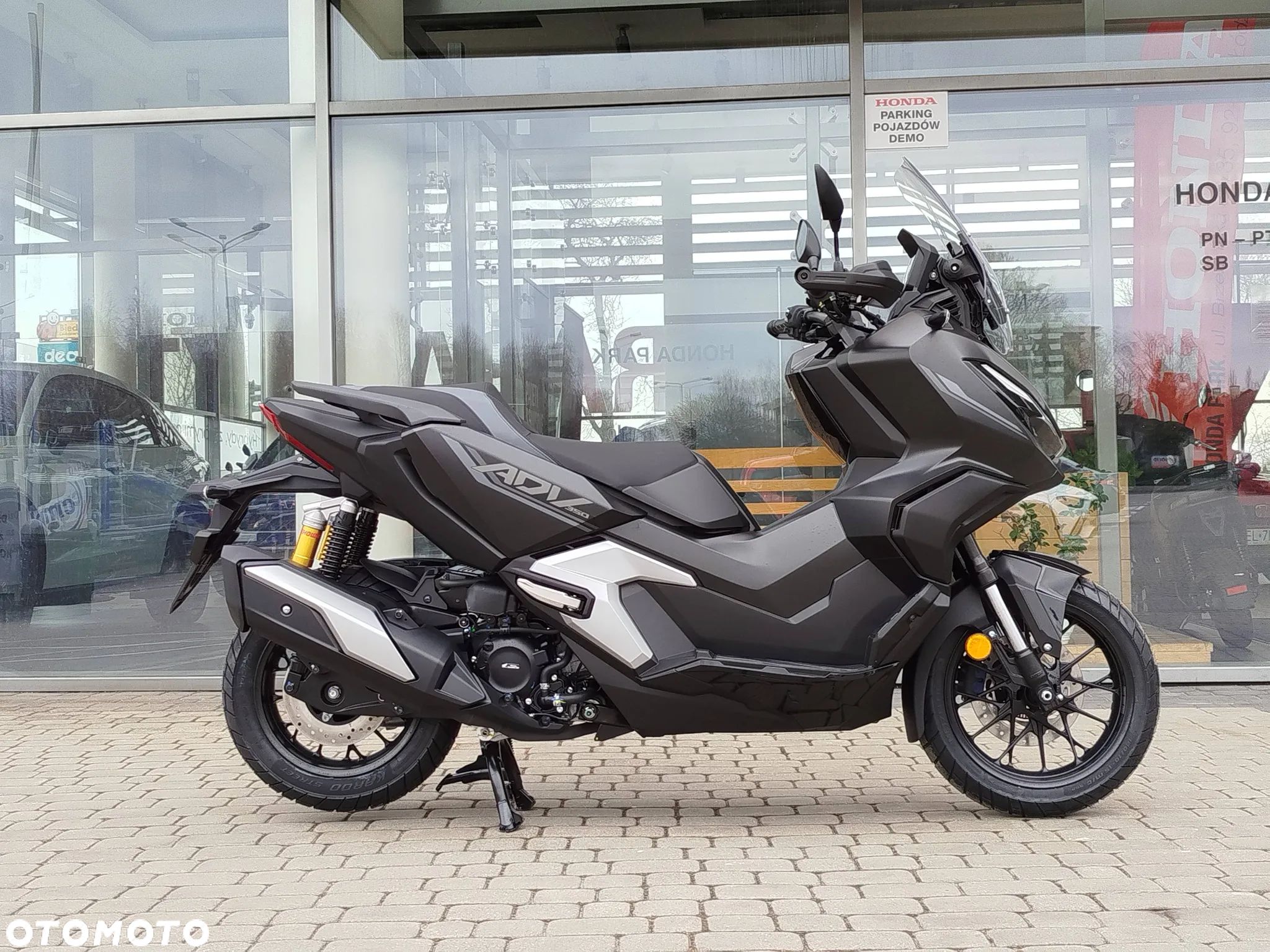Honda ADV350 - 1