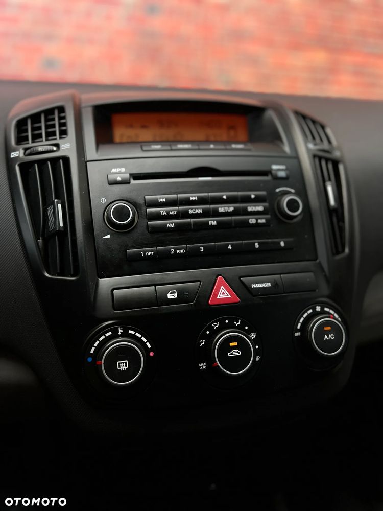 Kia Ceed - 21
