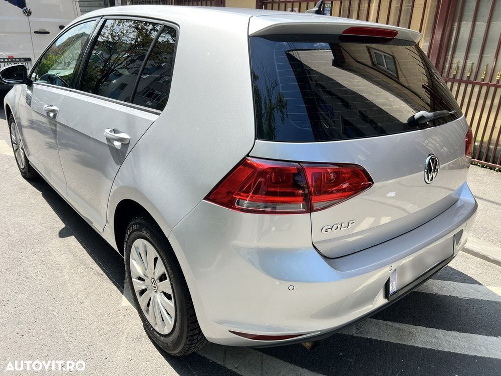 Volkswagen Golf - 5