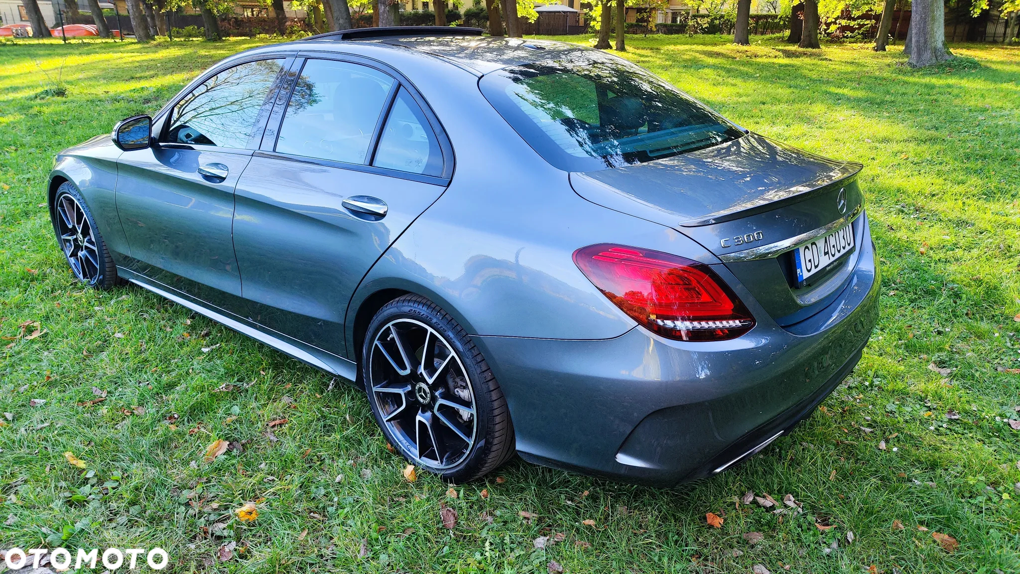 Mercedes-Benz Klasa C 300 9G-TRONIC - 2