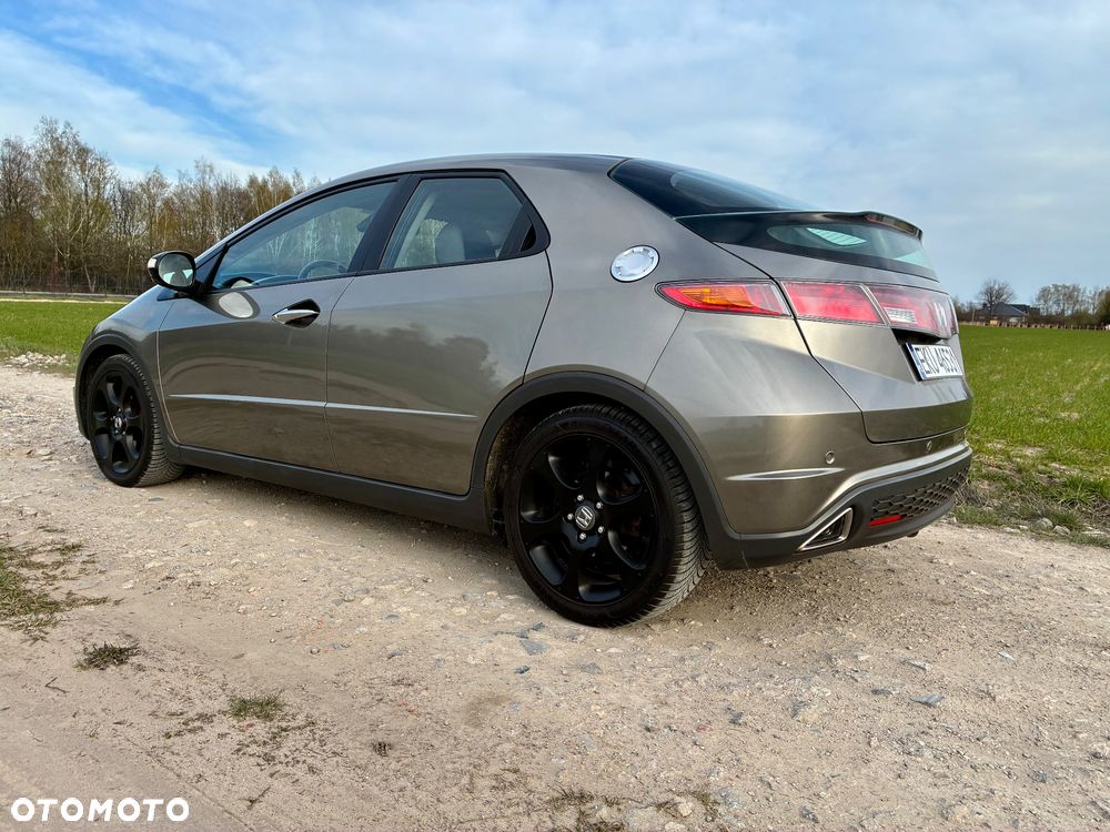 Honda Civic 1.8i-VTEC Sport - 11