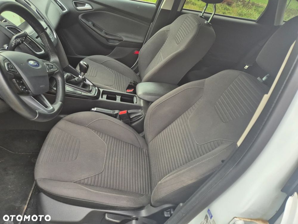 Ford Focus 1.0 EcoBoost Active Business - 8