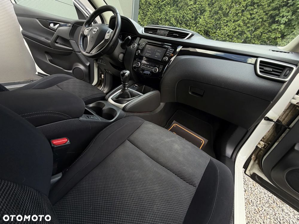 Nissan Qashqai 1.6 DIG-T N-Connecta - 15