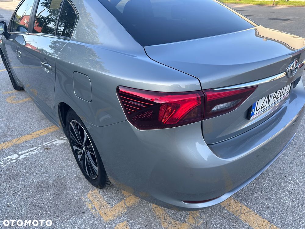 Toyota Avensis 1.8 Premium MS - 9