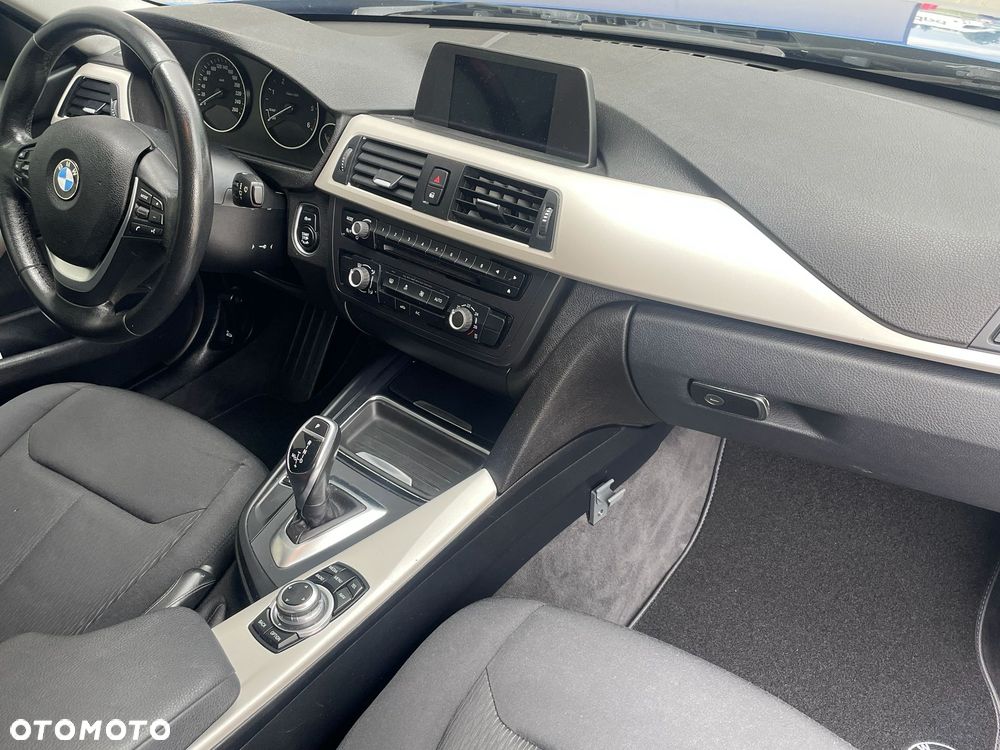 BMW Seria 3 320d Sport-Aut Blue Performance - 18