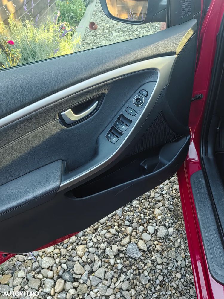 Hyundai i30 1.6 CRDI Premium - 27