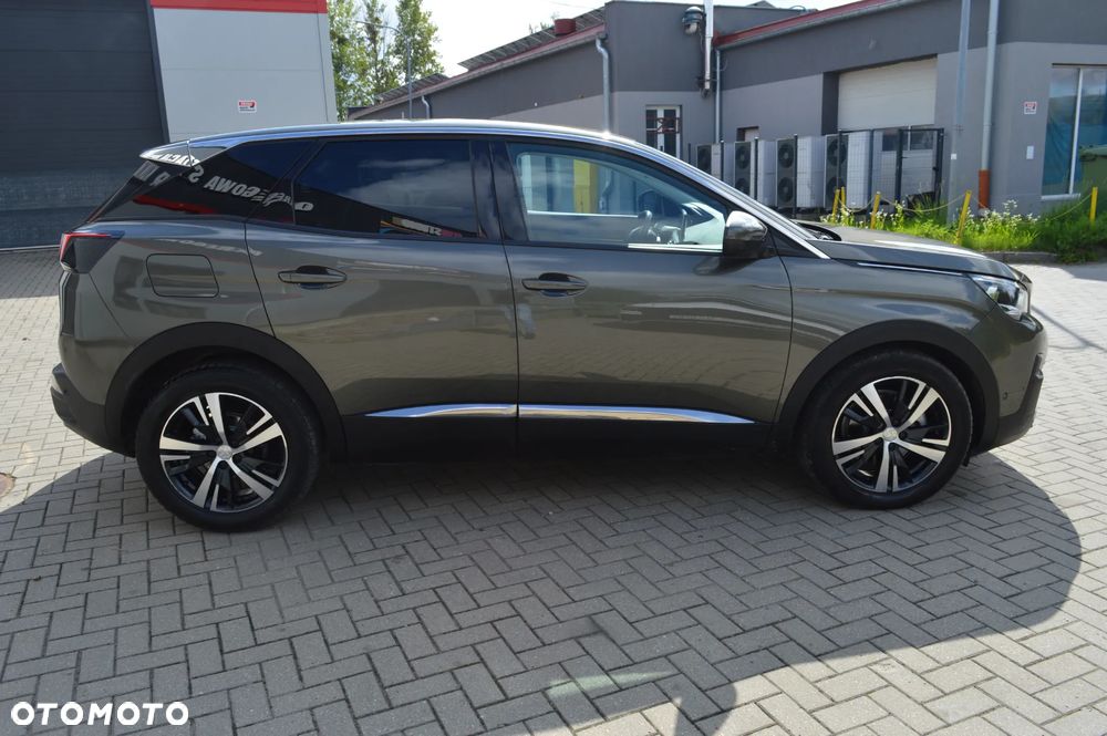 Peugeot 3008 1.2 PureTech Allure S&S - 10