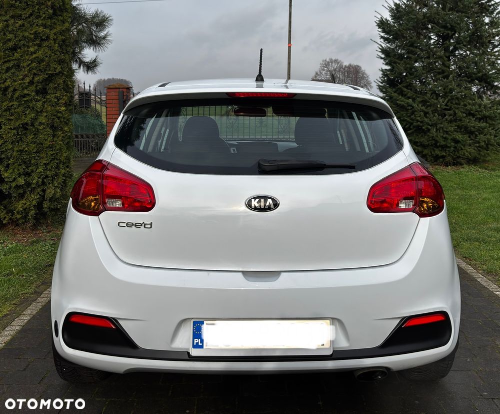 Kia Ceed 1.4 CVVT Dream Team Edition - 4
