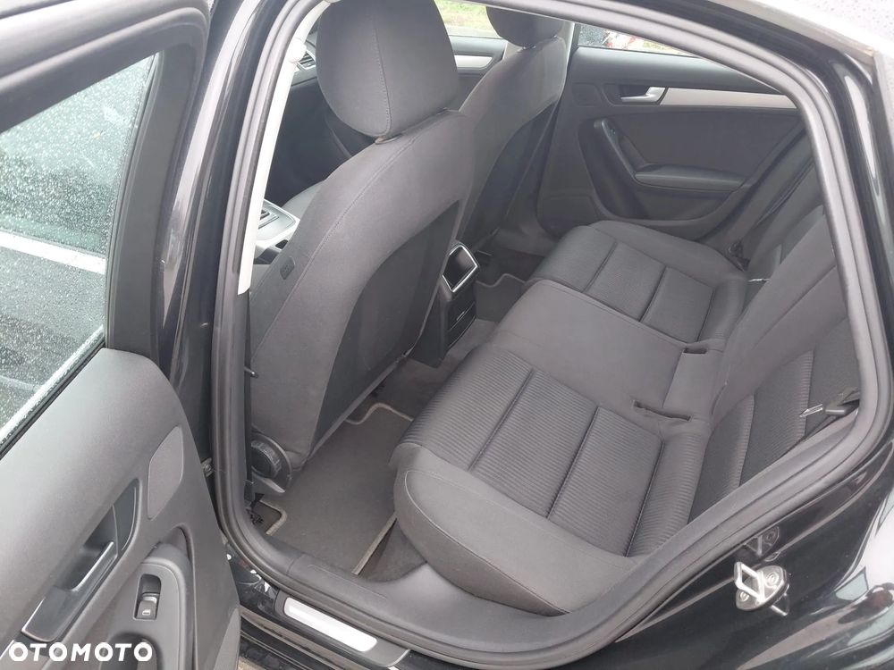Audi A4 Limousine - 16