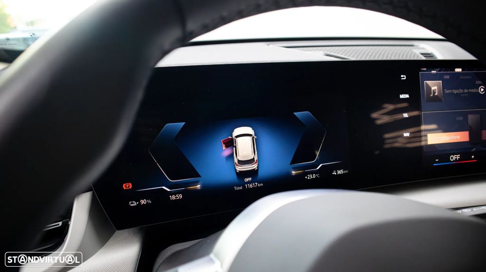 BMW iX1 eDrive20 - 13