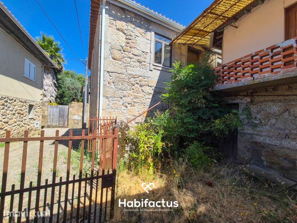 Moradia T4 em Pedra para Reconstrução em Viseu - Grande imagem: 5/24