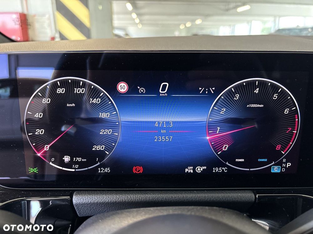 Mercedes-Benz GLA - 13