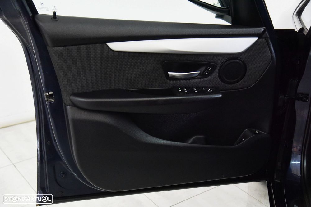 BMW 225xe Active Tourer - 19