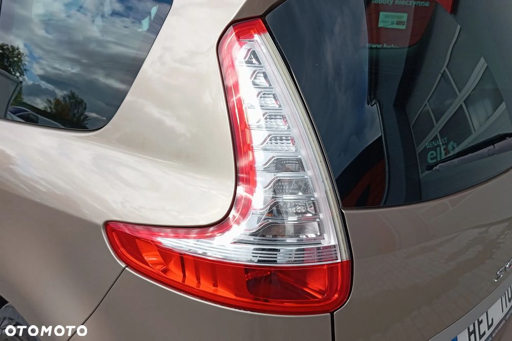 Renault Grand Scenic - 16