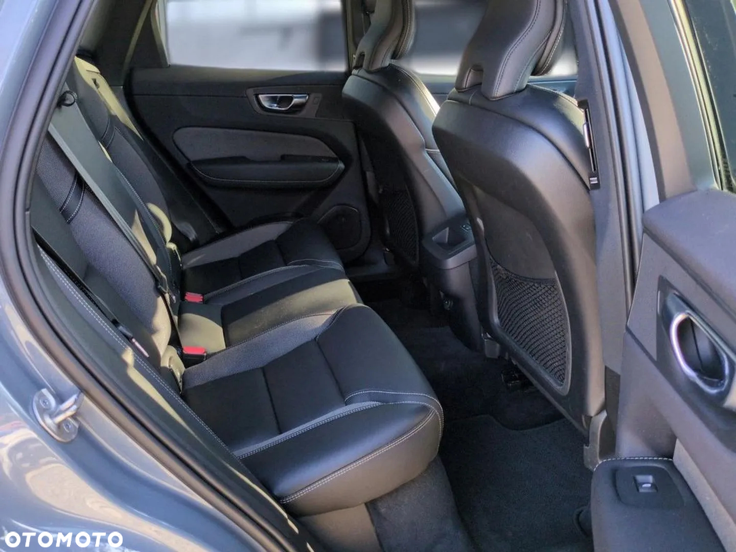 Volvo XC 60 B4 B Plus Dark - 14