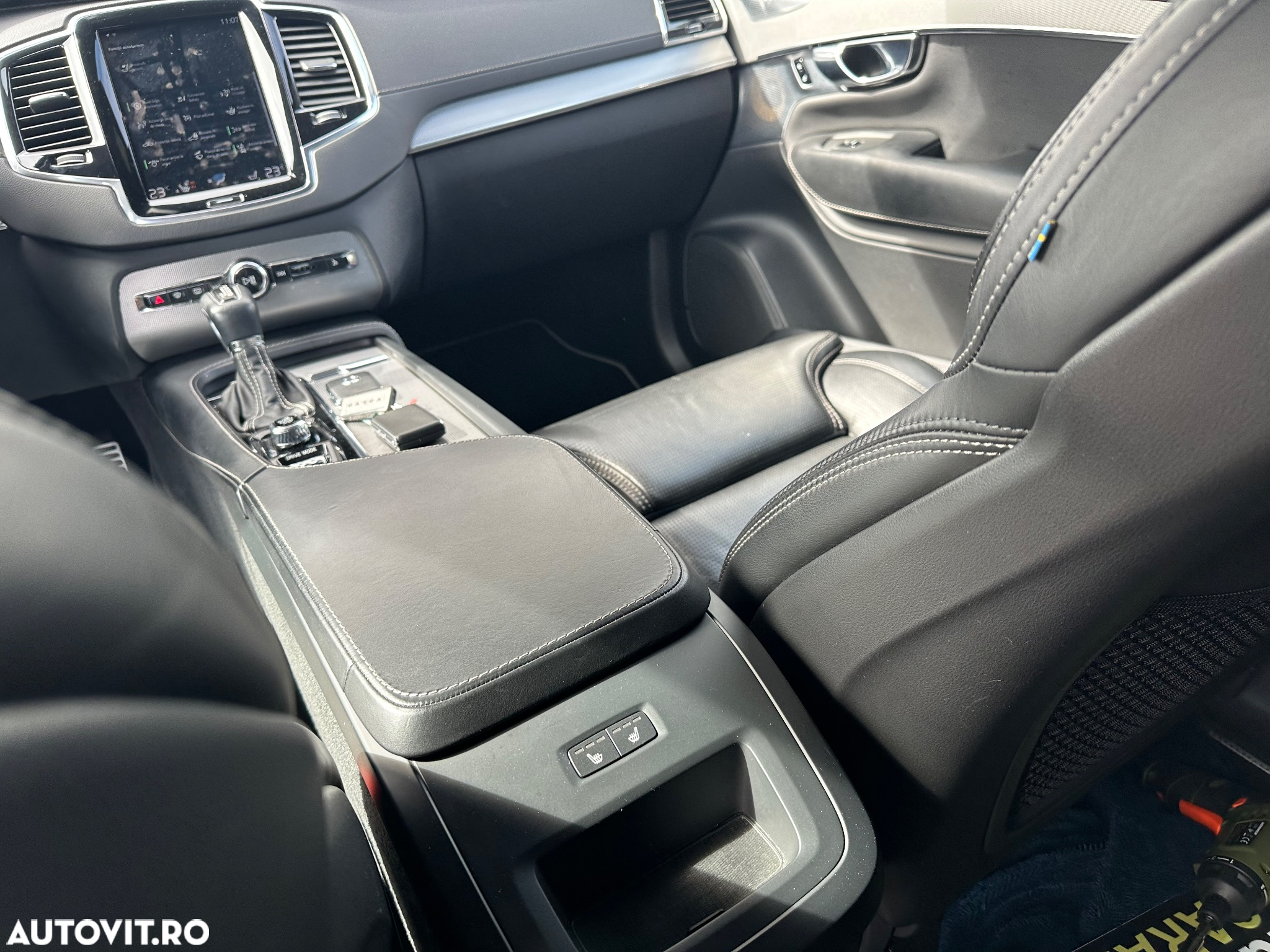 Volvo XC 90 T6 AWD Geartronic RDesign - 16