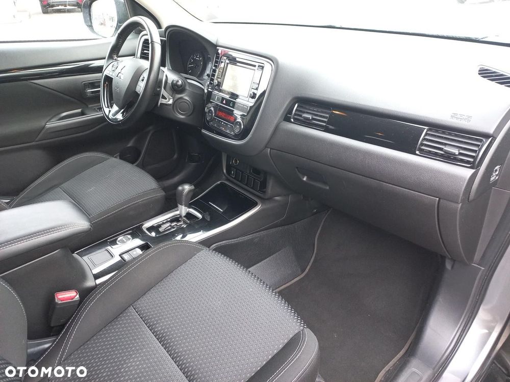 Mitsubishi Outlander 2.0 Intense 4WD CVT - 14