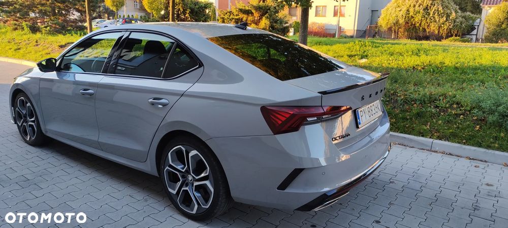 Skoda Octavia 2.0 TSI DSG RS Plus - 5