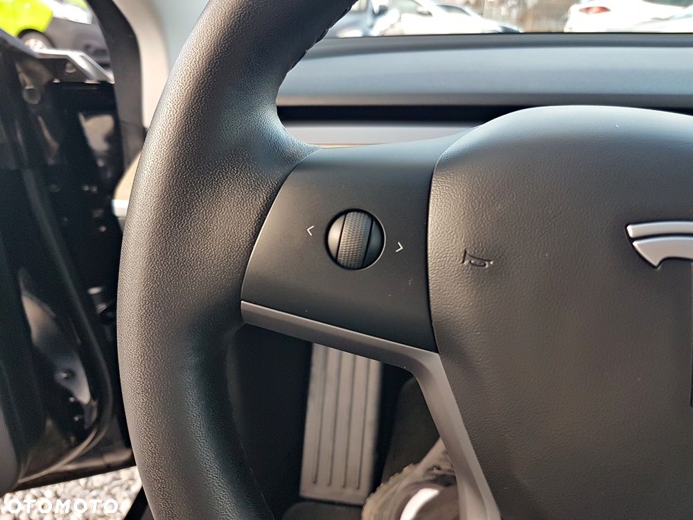 Tesla Model 3 Standard Reichweite Plus Hinterradantrieb - 13