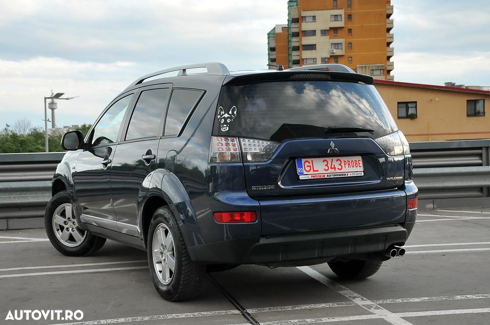 Mitsubishi Outlander - 3