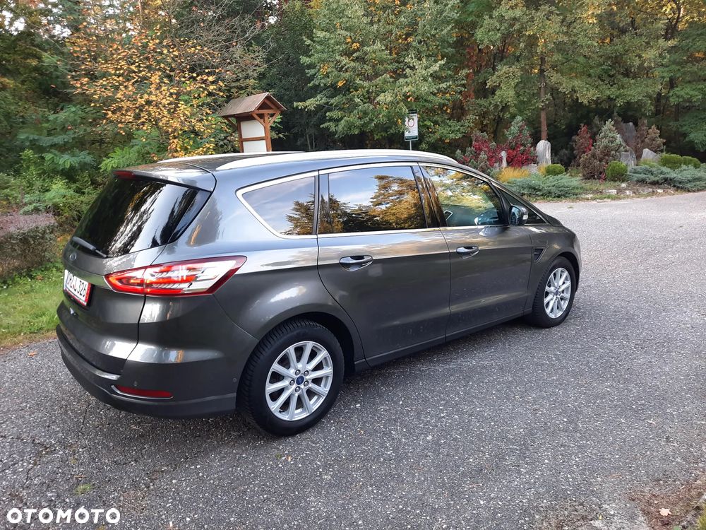 Ford S-Max - 11