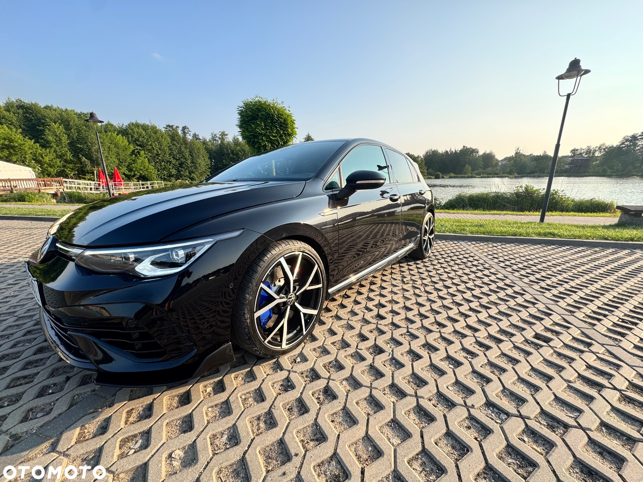 Volkswagen Golf VIII 2.0 TSI 4Motion R DSG - 27