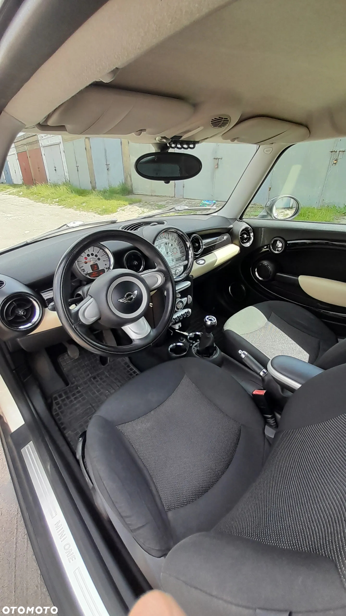 MINI ONE Standard - 10