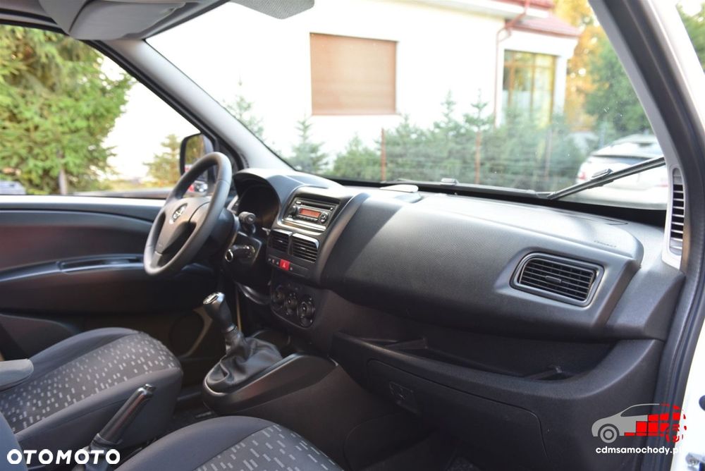 Opel COMBO - 22