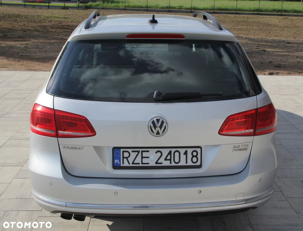 Volkswagen Passat 2.0 TDI Comfortline - 5