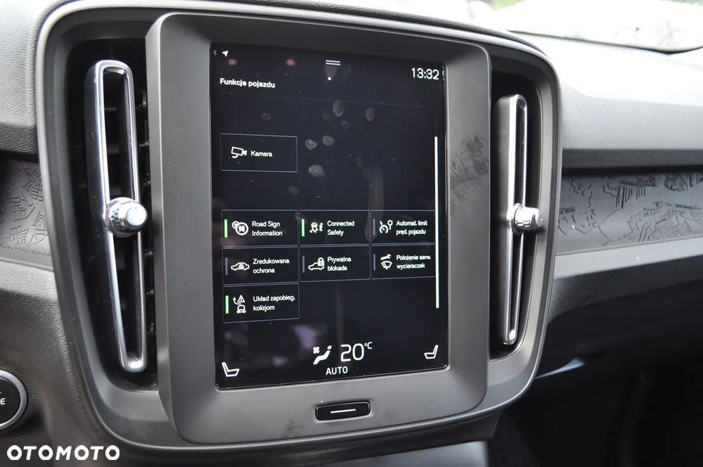 Volvo XC 40 T3 Momentum Core - 32
