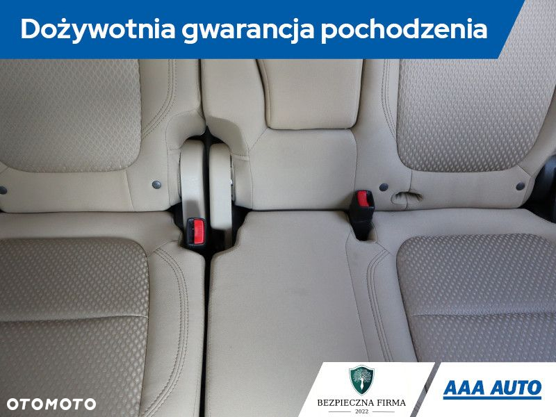 Mitsubishi Outlander - 11