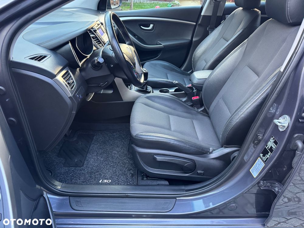 Hyundai i30 blue 1.6 GDI Style - 16