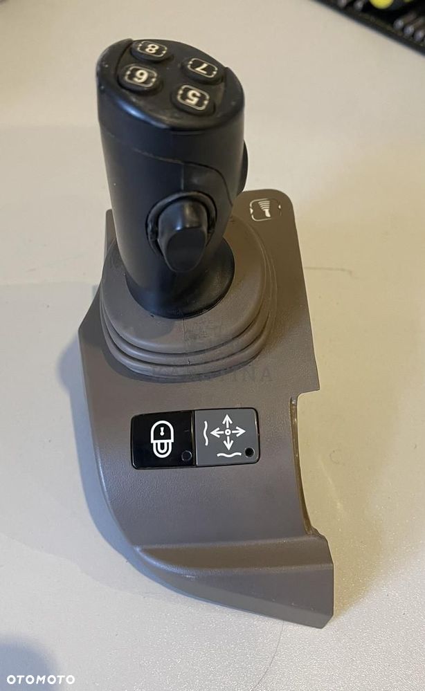 JOHN DEERE RE 566768-joystick 5-funkcyjny/John Deere 6110R/6130R/6215R/7230R - 1