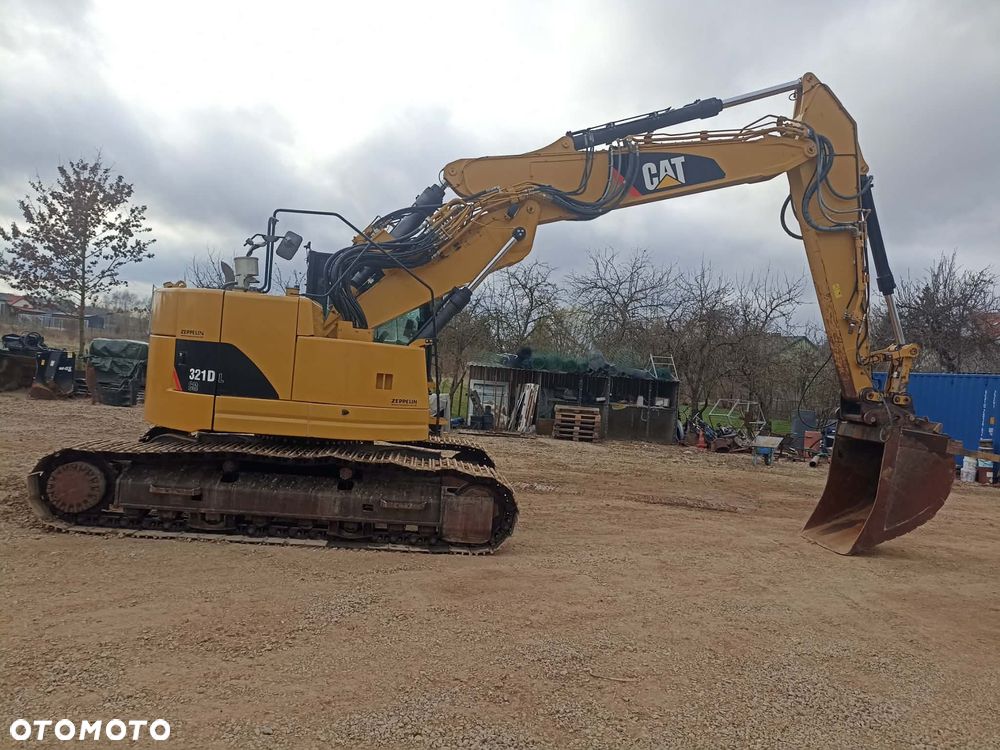 Caterpillar 321 - 9