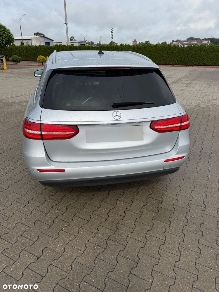 Mercedes-Benz Klasa E 220 d Avantgarde - 4