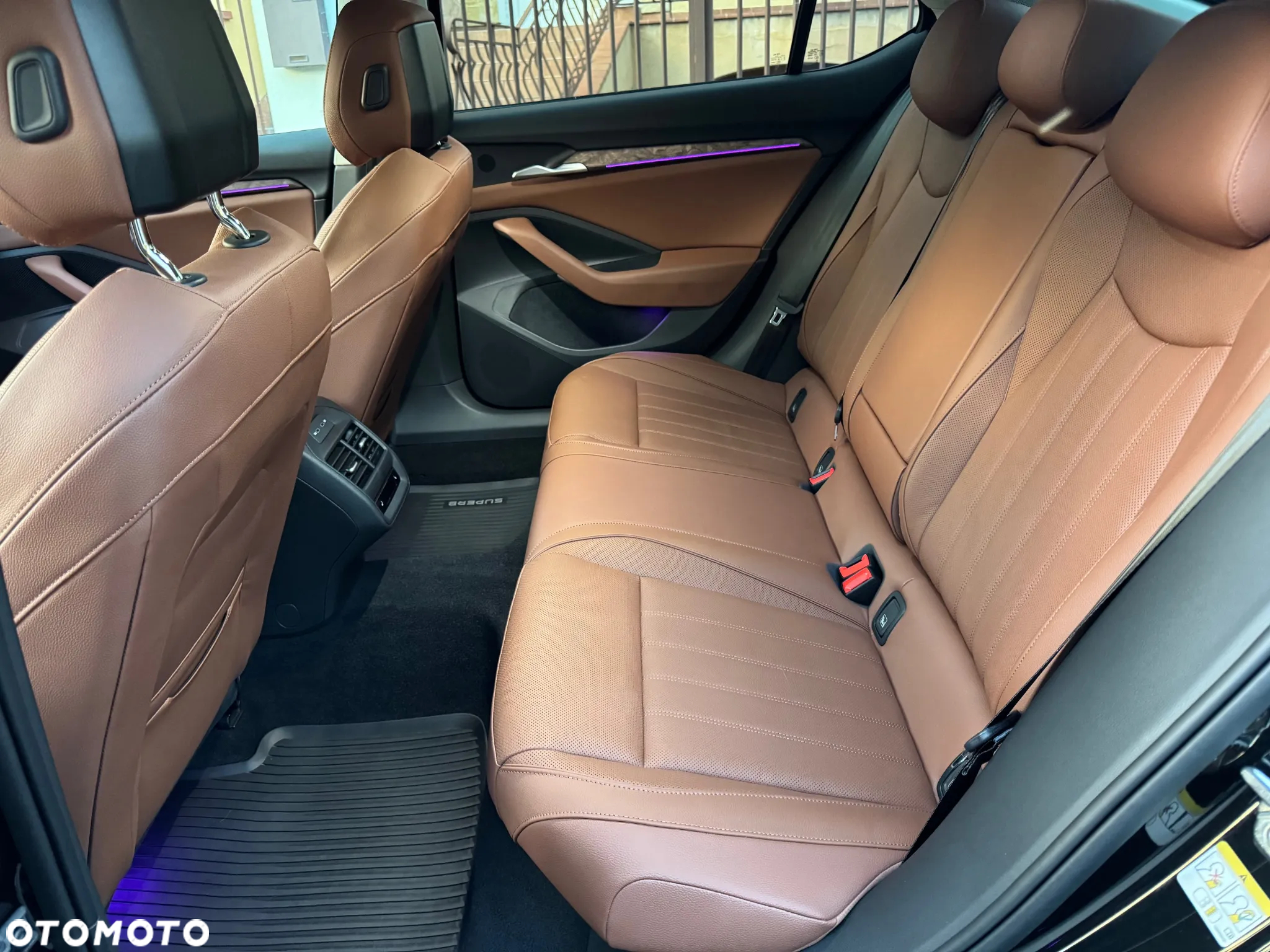 Skoda Superb 2.0 TDI SCR L&K DSG - 9
