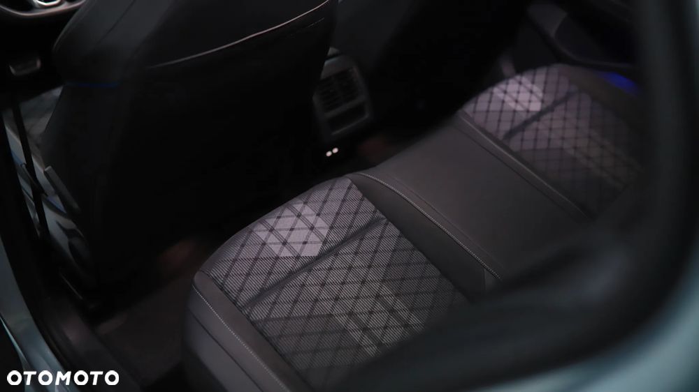 Volkswagen Golf - 24