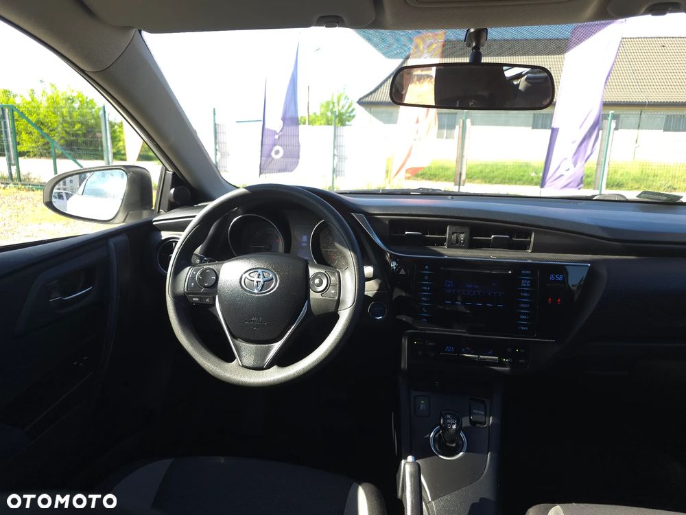 Toyota Auris 1.6 Premium - 33