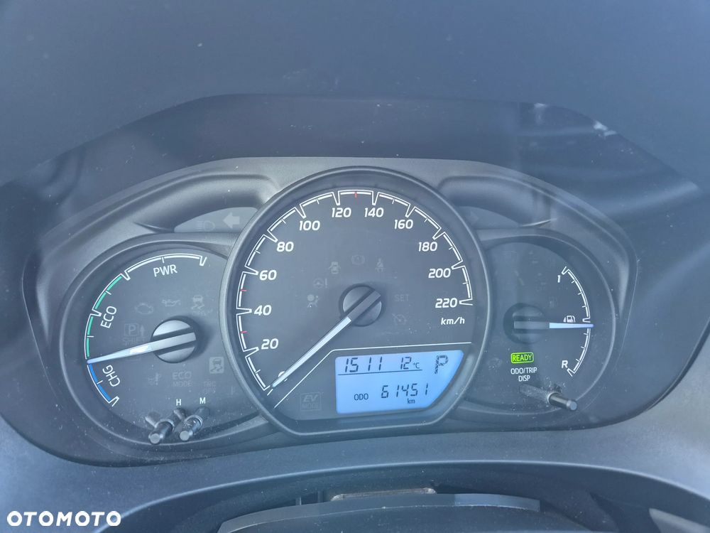 Toyota Yaris Hybrid 100 Active EU6 - 7