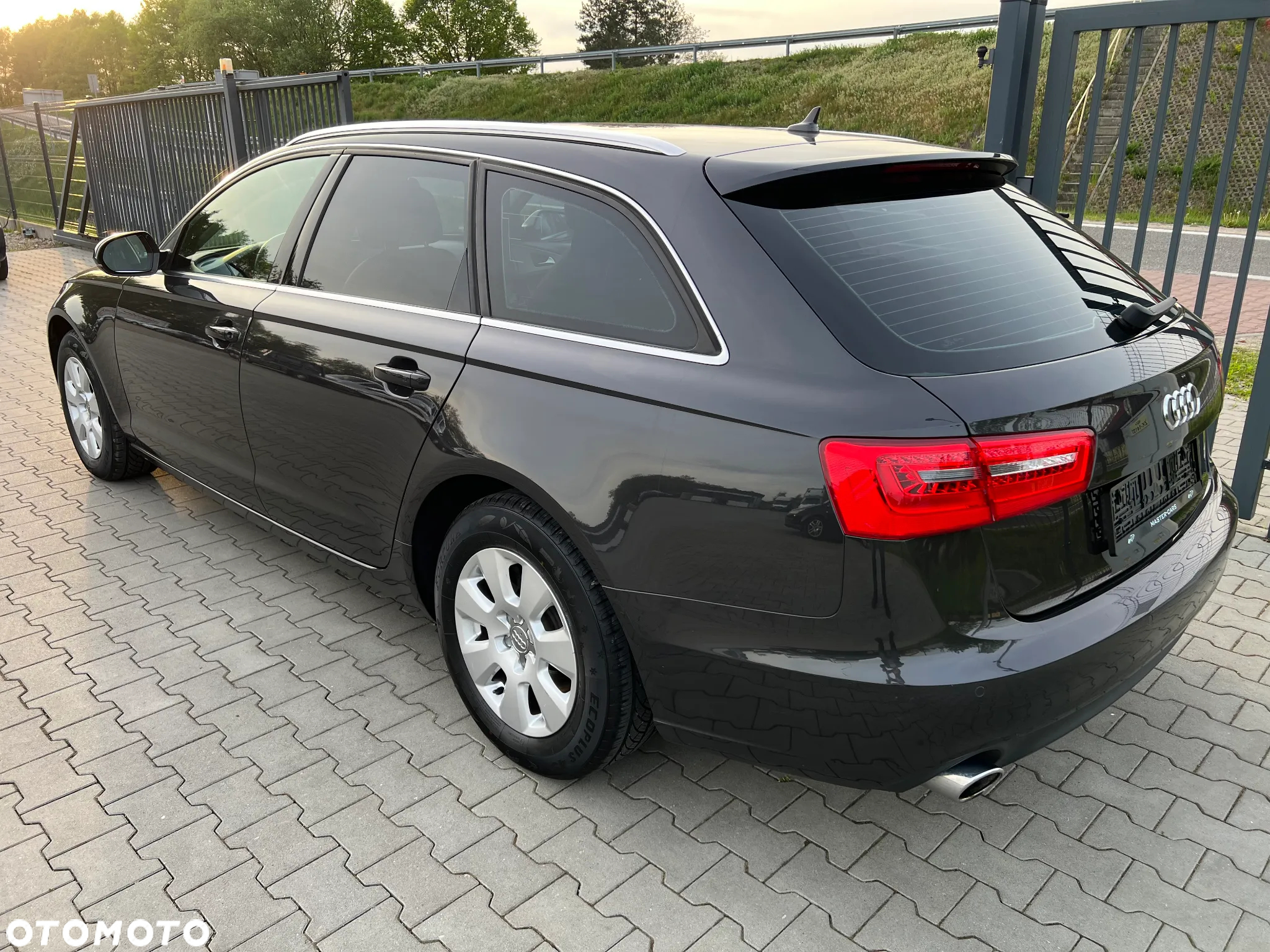 Audi A6 Avant 2.0 TDI Ultra S tronic - 2
