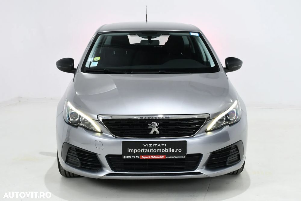 Peugeot 308 - 8