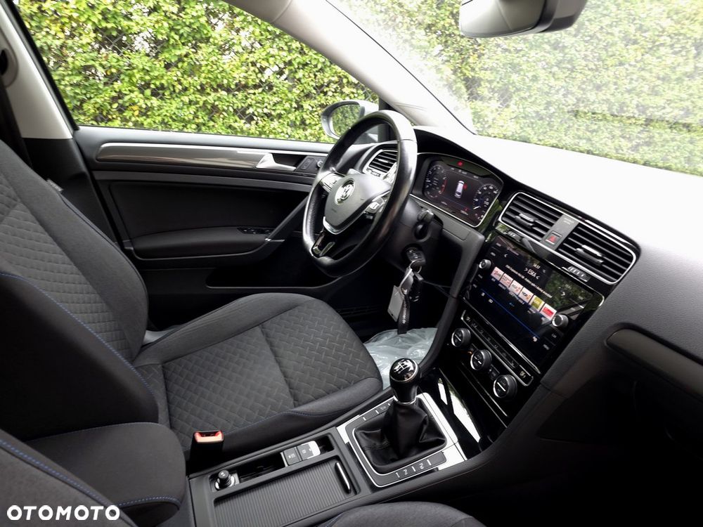 Volkswagen Golf - 12