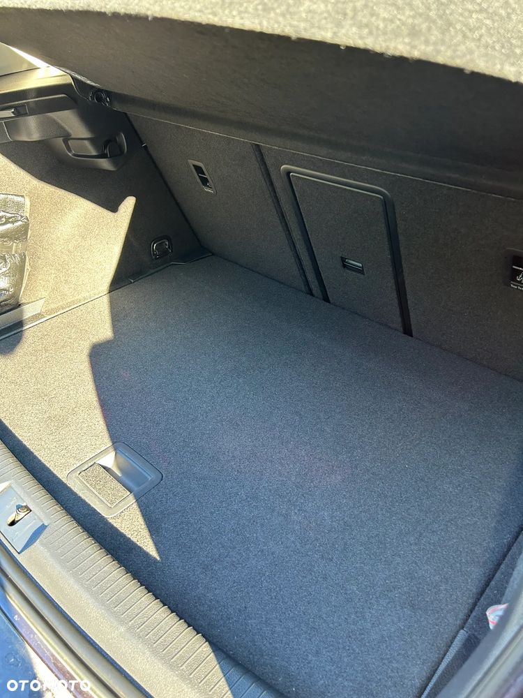 Volkswagen Golf - 16